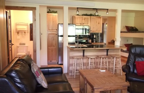 Moose Wilson Road Condominio | Condominio remodelado, Free Sports Club, Bicicletas; Fauna, Vistas al tranvía, Grand Teton NP