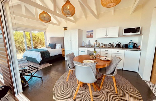 Plettenberg Bay Cabina | Wildside Cabin with Ocean View & Private Hikes