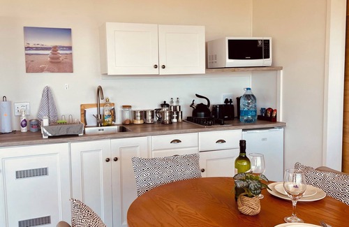 Plettenberg Bay Cabina | Wildside Cabin with Ocean View & Private Hikes
