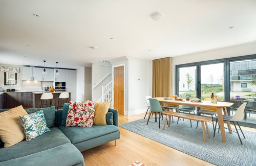 Holworth Casa | Wildside (WI15), Silverlake, Dorset. Lake Access.