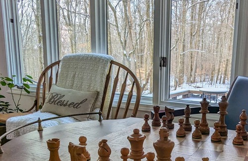 Trafalgar Casa | "Wildwood Acres" Peaceful Wooded Retreat