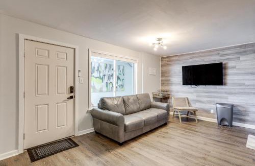 North Wildwood Apartamento | Wildwood Condo Community Pool, Walk to Beach!