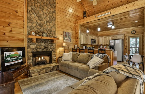 Ellijay Cabina | Wildwood - romántica, acogedora cabaña en el bosque