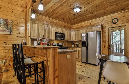 Ellijay Cabina | Wildwood - romántica, acogedora cabaña en el bosque