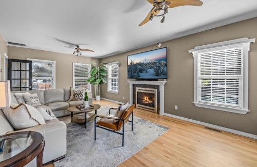 Old Farm District Casa | Wildwood Manor