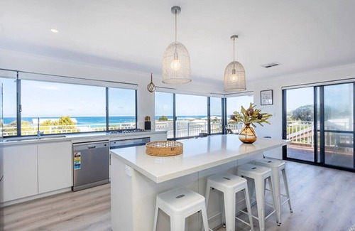 Ledge Point Casa | Wildwood, ocean views to the horizon