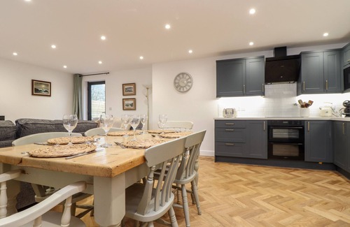 Newquay Cabaña | WILDWOOD, pet friendly, with open fire in Newquay
