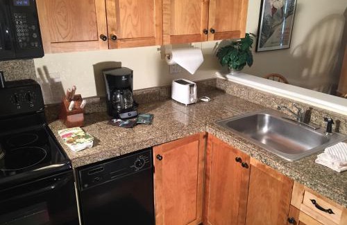 Four O'Clock Apartamento | Wildwood Suites Condos by Daniel