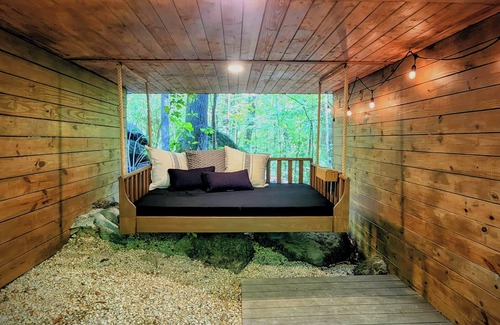Abbeville Cabaña | Wilewood A-Frame Secluded / Romantic Hot Tub / Cold plunge