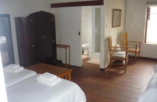 Oudtshoorn Cama Y Desayuno | Wilgewandel Holiday Farm & Day Restaurant