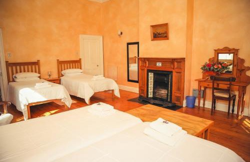 Oudtshoorn Cama Y Desayuno | Wilgewandel Holiday Farm & Day Restaurant