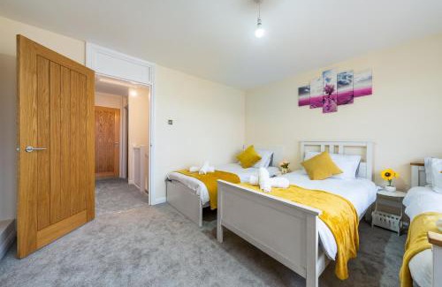 Custom House Casa | Wilkinsons Home-Free parking, Perfect For Contractors & Weekend getaways, Near London City Airport & Excel