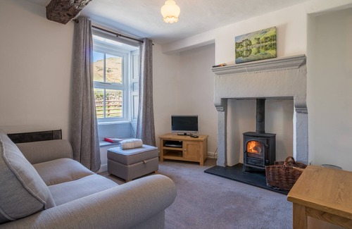 Buttermere Cabaña | Wilkinsyke Farm Cottage - Buttermere Village, with log-burner