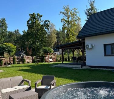 Rakow Casa | Willa pod Dębami domek nad Zalewem Chańcza z balią na wyłączność