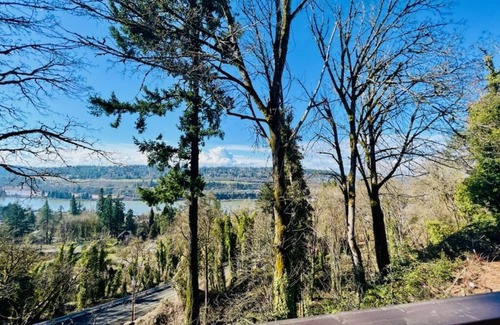 Marylhurst Casa | Willamette River Overlook