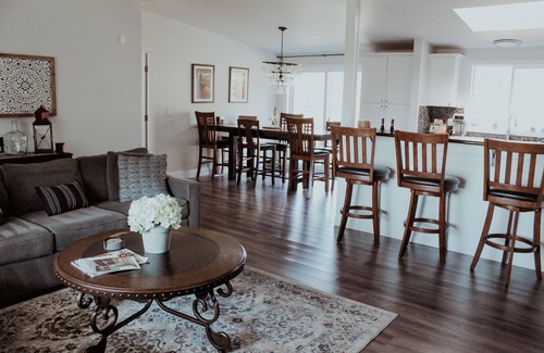 Salem Cabaña | Willamette Valley Wine Country Retreat