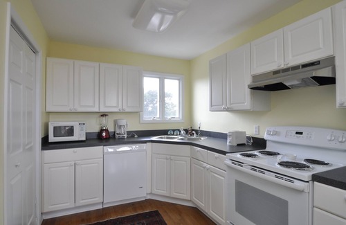 Ocracoke Condominio | Villa de William: espacioso condominio céntrico, techos altos
