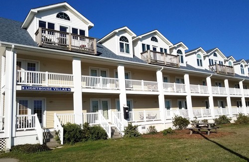 Ocracoke Condominio | Villa de William: espacioso condominio céntrico, techos altos