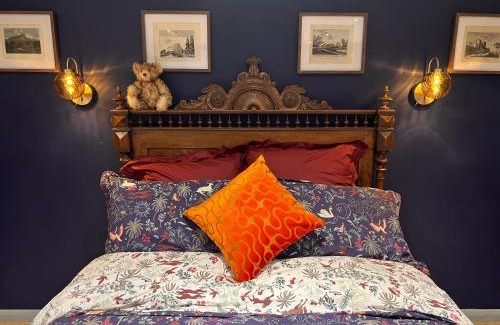 Tarporley Apartamento | Williams Cottage A High end little home with antique style