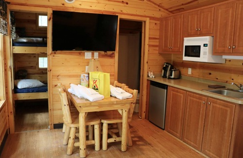 Williamsburg Cabina | Williamsburg Campground