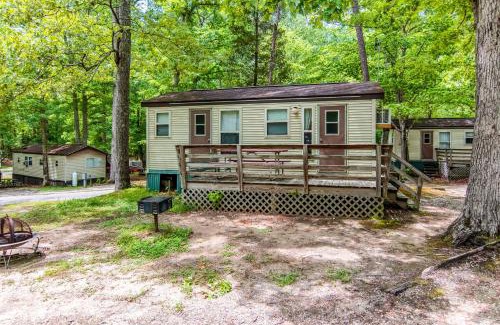 Stonehouse Otro | Williamsburg Camping Resort One Bedroom Cabin 6