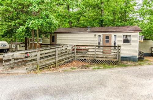 Stonehouse Otro | Williamsburg Camping Resort Wheelchair Accessible Park Model 7
