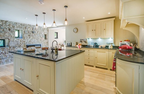 Slaggyford Cabaña | WILLIAMSTON BARN - a holiday home that sleeps 8 guests in 4 bedrooms