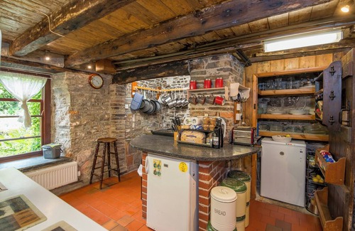 Haverfordwest Casa | Williamston Farmhouse, Holiday Property Nr Broad Haven, Sleeps 6, 4 bedrooms, bathrooms