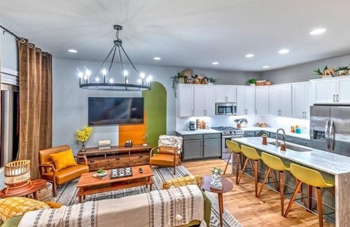 Haynes Area Casa | Willie’s World! 13 Beds*GameRoom*Huge Rooftop!