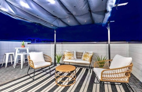 Haynes Area Casa | Willie’s World! 13 Beds*GameRoom*Huge Rooftop!