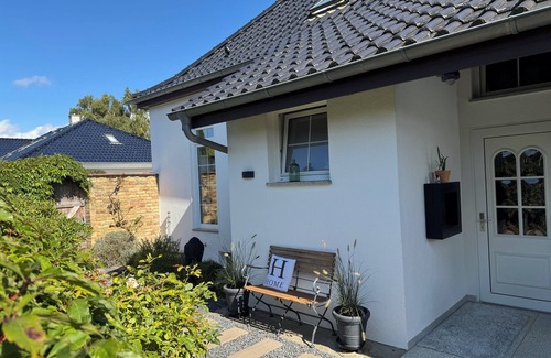 Gingst Apartamento | ♥️Willkommen in the "Villa di Baro" a top ren. Villa from 1931, quiet and noble