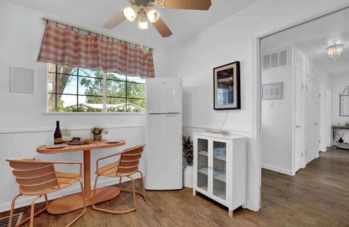 Fredericksburg Casa | Willkommen to Pink Haus 1 Mile to Main Street!