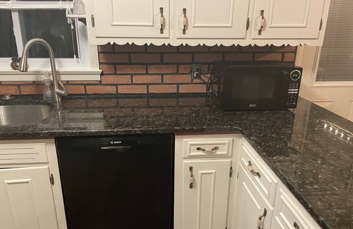 Witmer Casa | Willow Acres Retreat near outlets, shows and restaurants.