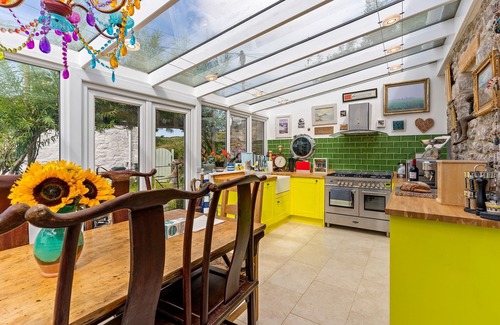 Penzance Cabaña | Willow Cottage a hidden moorland gem near the coast and St Just.