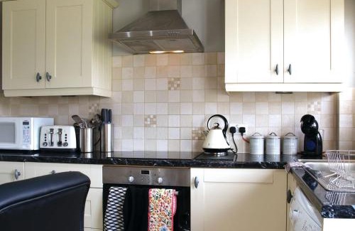 Binsted Casa | Willow Cottage