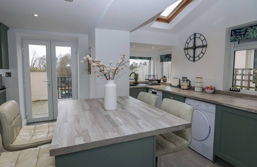Silverdale Casa | WILLOW COTTAGE, pet friendly, character holiday cottage in Silverdale