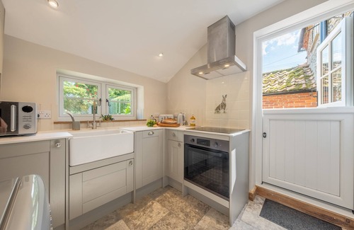 South Creake Cabaña | Willow Cottage (SC), South Creake, Norfolk