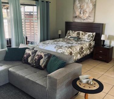 Evander Casa | Willow Cottage