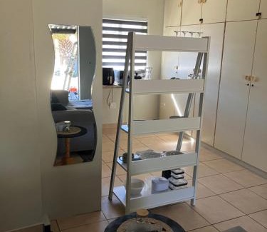 Evander Casa | Willow Cottage