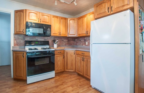 Town of Varick Cabaña | Willow Cove: Wine Country y Lake Living