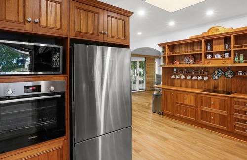 Kewarra Beach Casa | Willow Garden Stays Beachfront Luxury Home