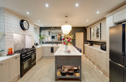 Bromsash Casa | Willow House - Birch Stays (New Home)
