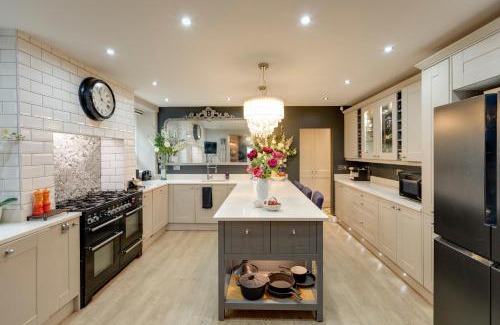 Bromsash Casa | Willow House By Birch Stays