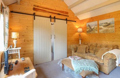 Irstead Casa | Willow Lodge