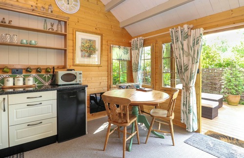 Irstead Cabaña | Willow Lodge