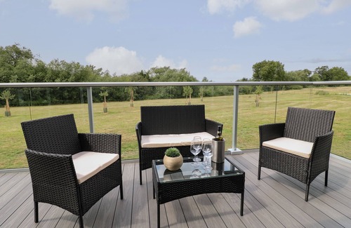 Newark Cabaña | Willow Lodge