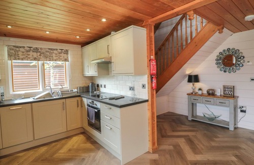 Bridgetown Cabaña | WILLOW, pet friendly, luxury holiday cottage, with hot tub in Dolton