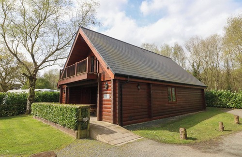 Bridgetown Cabaña | WILLOW, pet friendly, luxury holiday cottage, with hot tub in Dolton