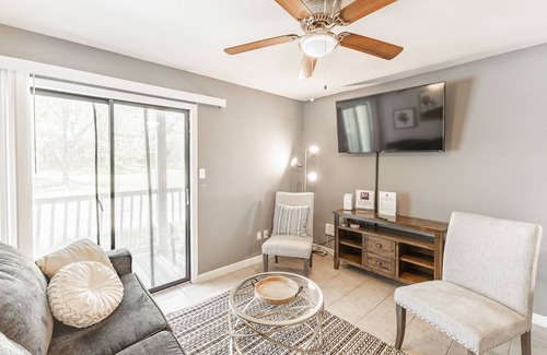Huntsville Condominio | Willow Pointe Huntsville Alabama 1 Bedroom Condo by RedAwning