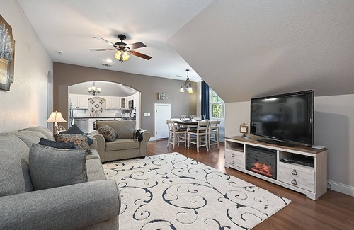 Wellborn Casa | Willow Run Estate, Cama King, Piscina, Lago